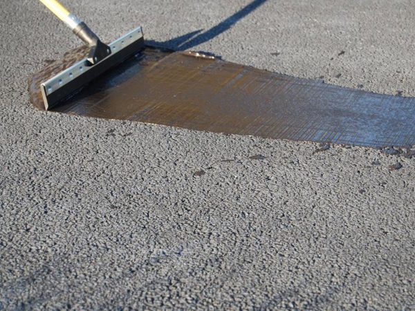 Tarmac sealing